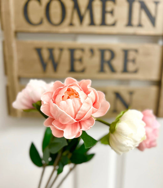 20"Real Touch Peony Stem: Ivory