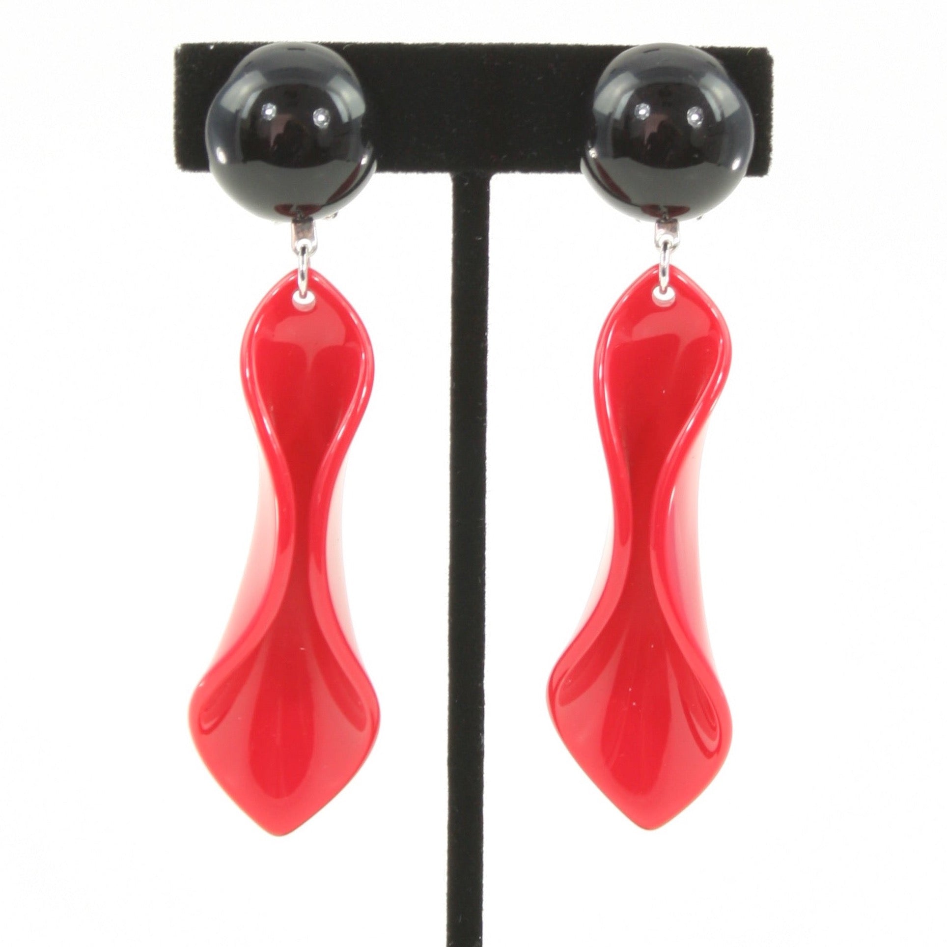 resin red petal clip earrings